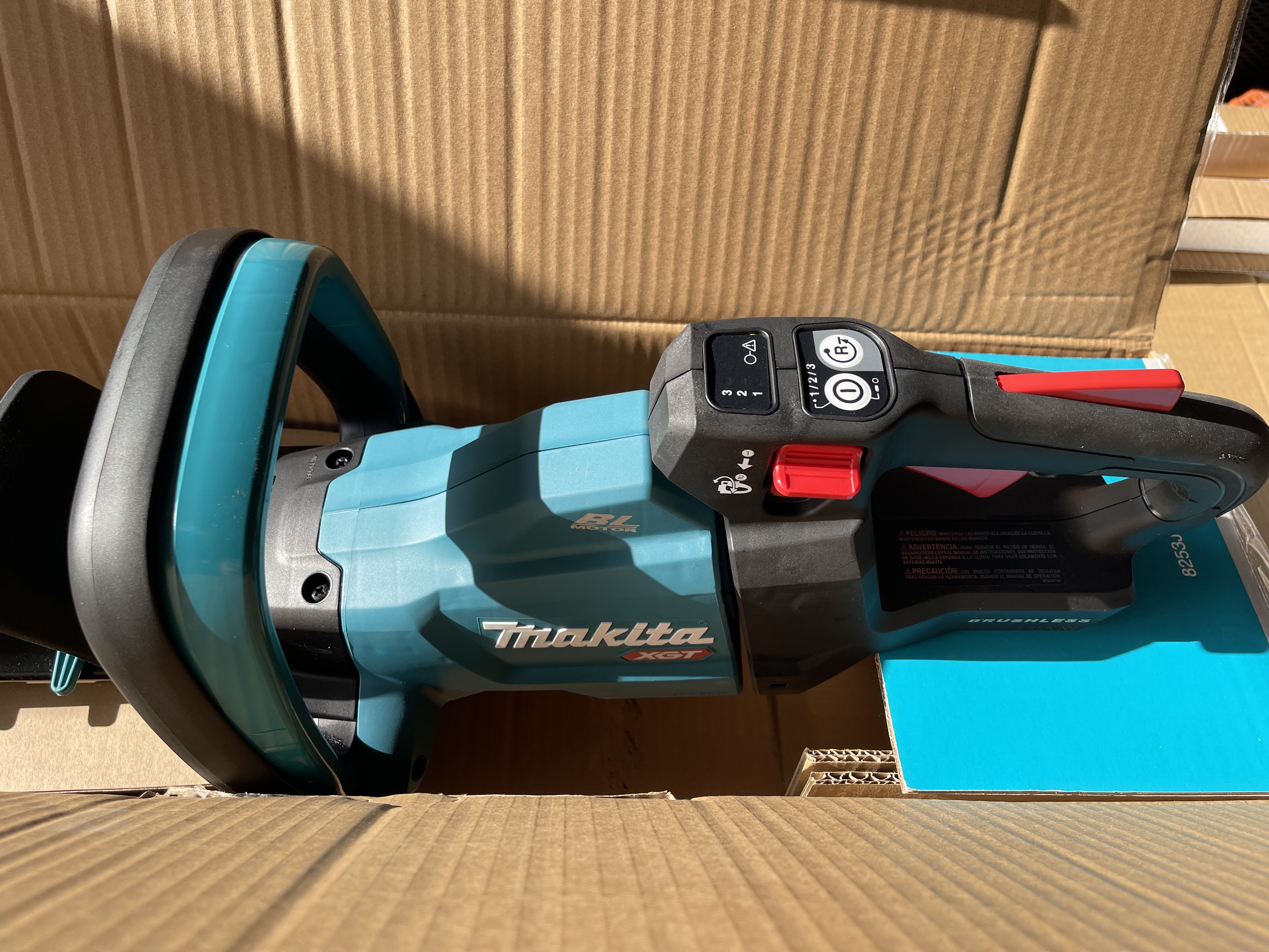 Photo 5 of 5: Makita XGT 40V Cordless Right Angle Grinder — thumbnail